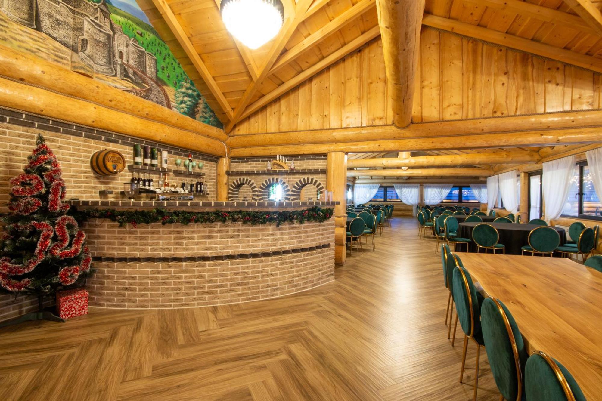 ホテル Domeniul Nordului Bucovlna バマ エクステリア 写真