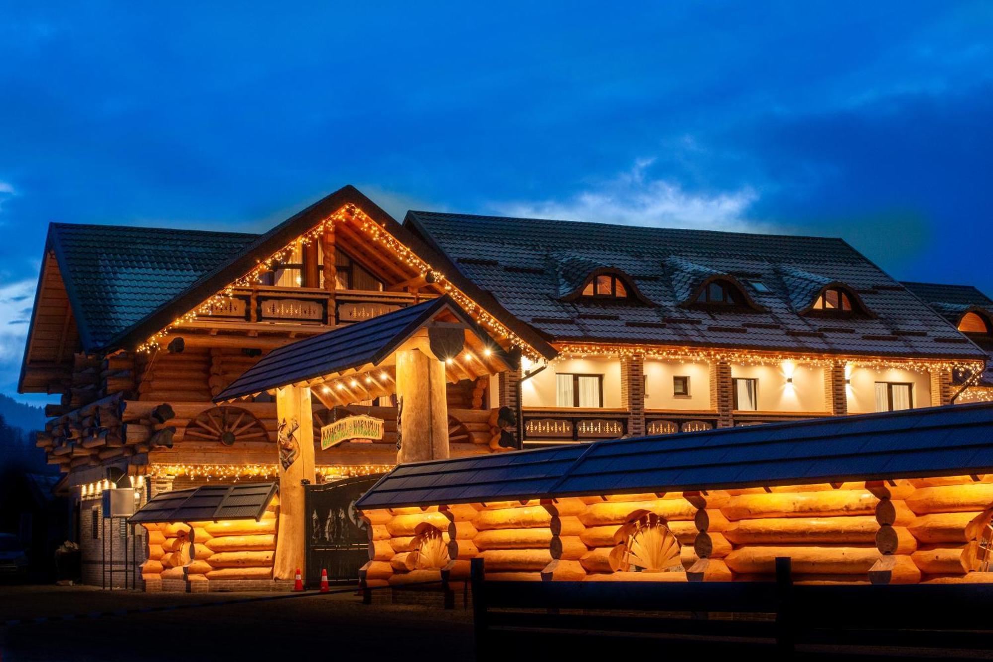 ホテル Domeniul Nordului Bucovlna バマ エクステリア 写真