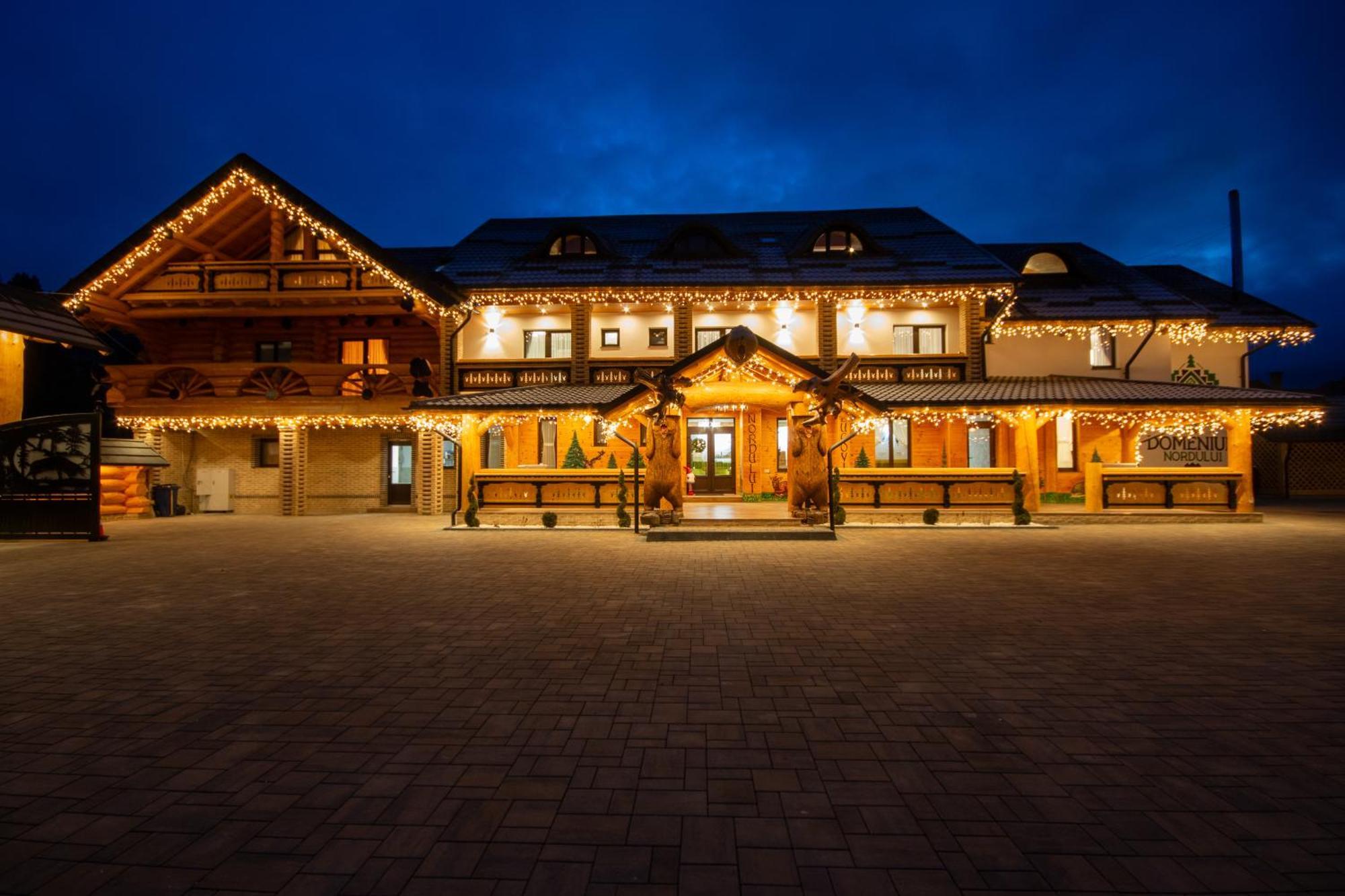 ホテル Domeniul Nordului Bucovlna バマ エクステリア 写真